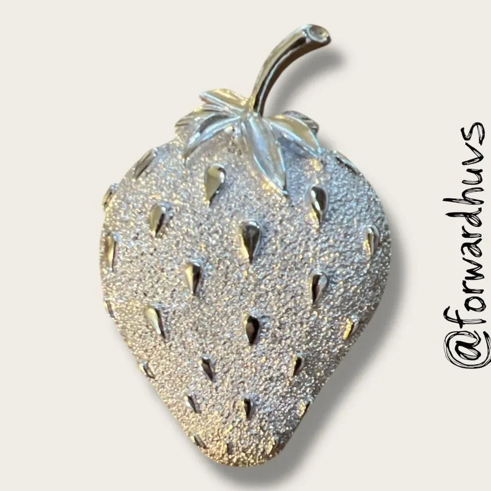 Sarah Coventry Brooch – Silver Tone Strawberry – 2” x 1.5” – Vintage